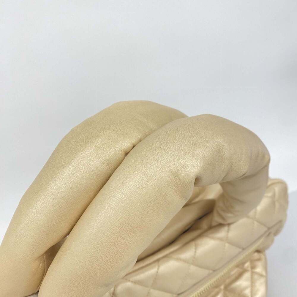 CHANEL Gold Leather Tote Bag - Picture 7 of 9